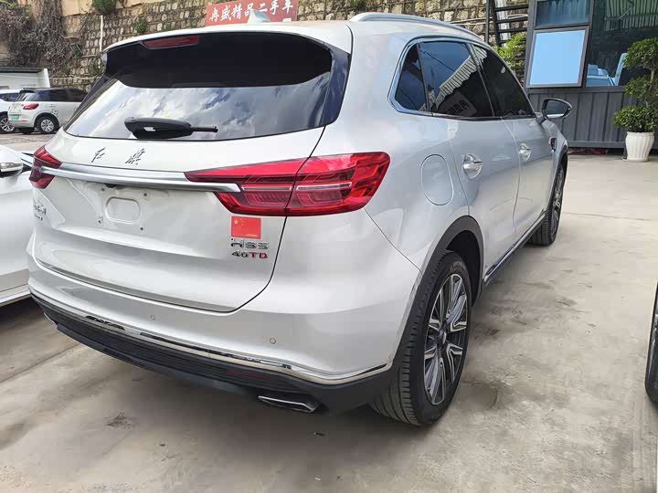 Фото 12 - Hongqi HS5