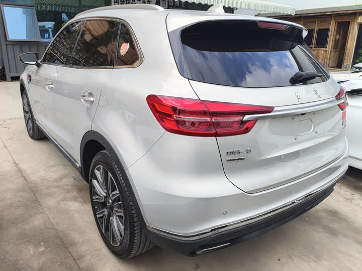 Фото 14 - Hongqi HS5