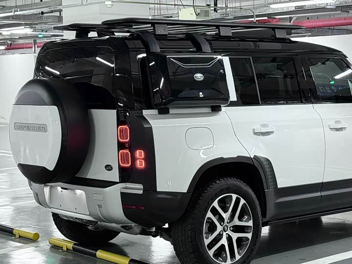 Фото 10 - Land Rover Defender