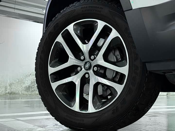 Фото 13 - Land Rover Defender