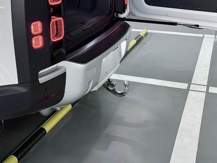 Фото 16 - Land Rover Defender