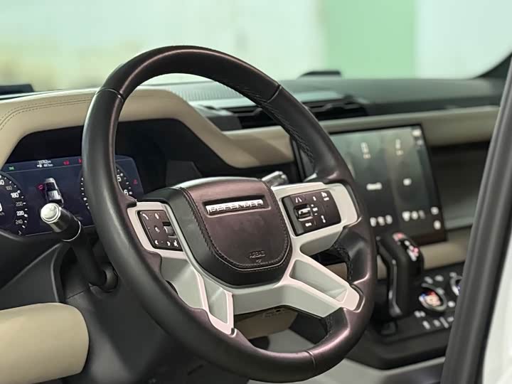 Фото 19 - Land Rover Defender