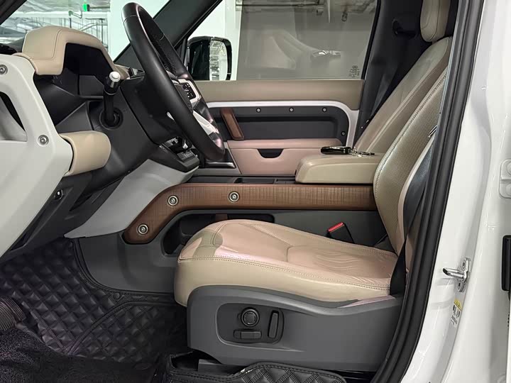 Фото 20 - Land Rover Defender