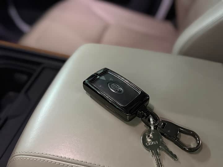 Фото 22 - Land Rover Defender