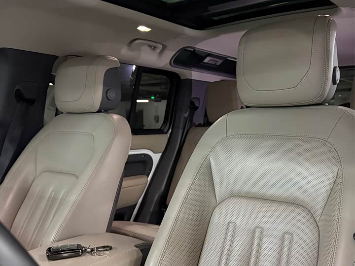 Фото 28 - Land Rover Defender