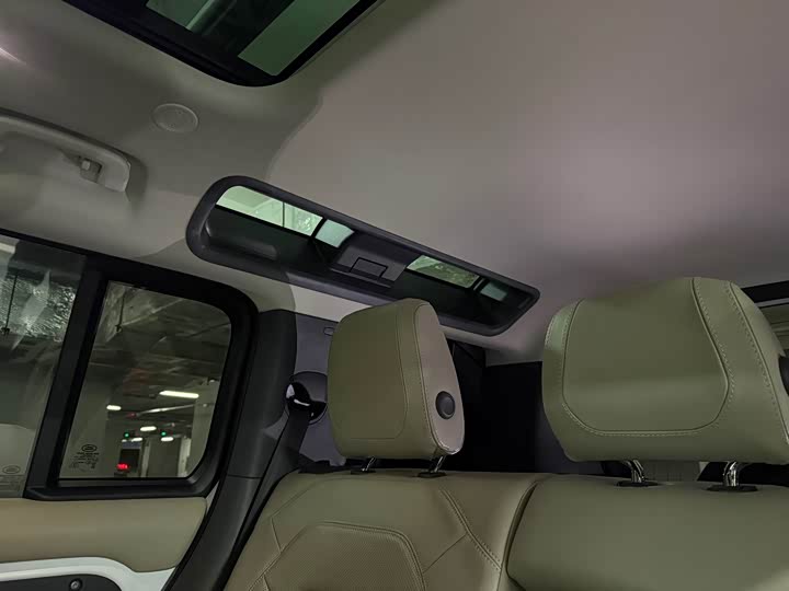 Фото 29 - Land Rover Defender