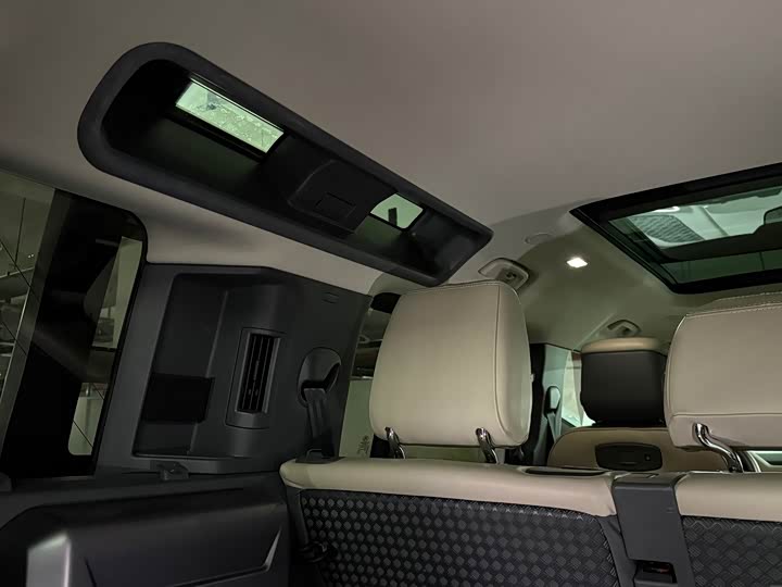 Фото 31 - Land Rover Defender