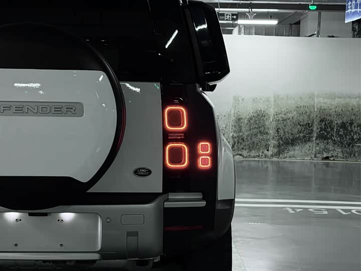 Фото 39 - Land Rover Defender