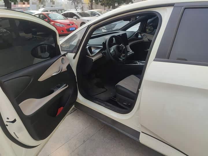 Фото 16 - BYD Dolphin