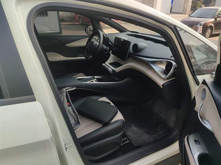 Фото 25 - BYD Dolphin