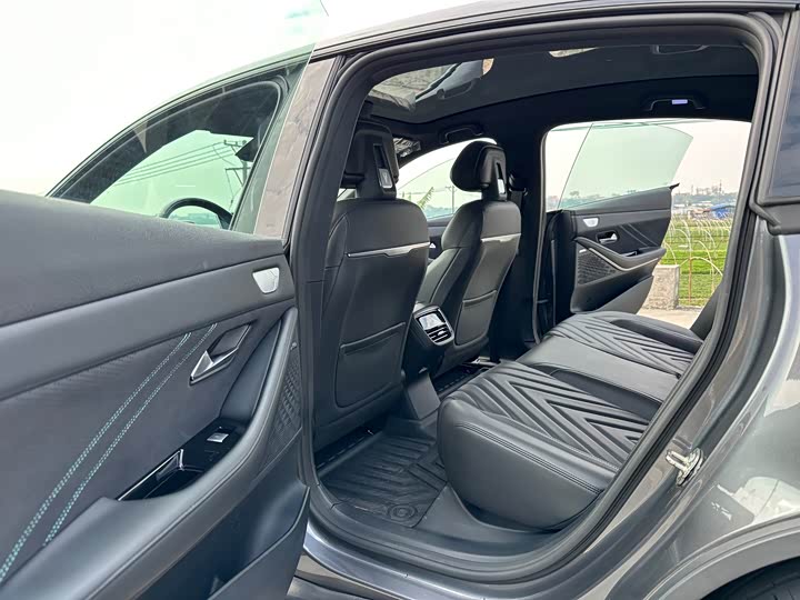 Фото 10 - Changan Deepal SL03