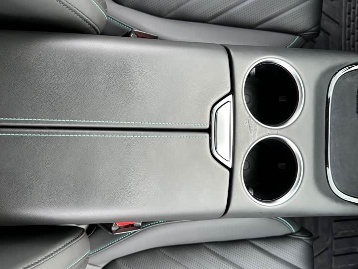 Фото 14 - Changan Deepal SL03