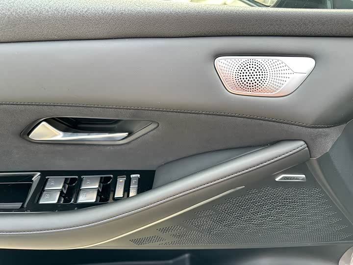 Фото 17 - Changan Deepal SL03