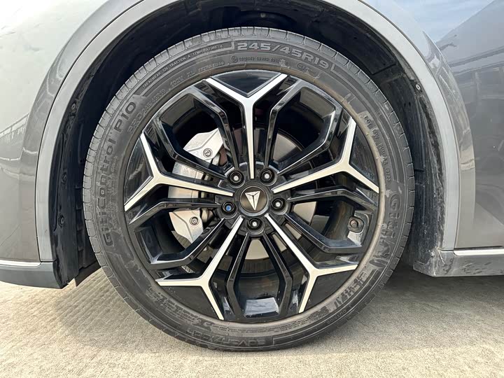 Фото 19 - Changan Deepal SL03