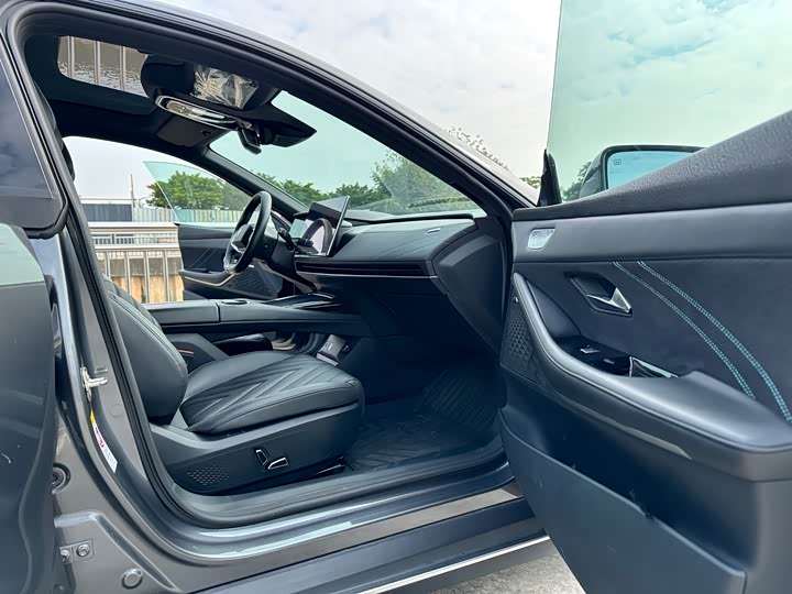 Фото 8 - Changan Deepal SL03