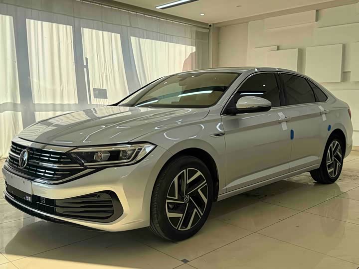 Фото 1 - Volkswagen Sagitar L