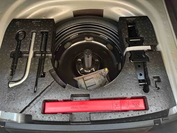 Фото 21 - Volkswagen Sagitar L