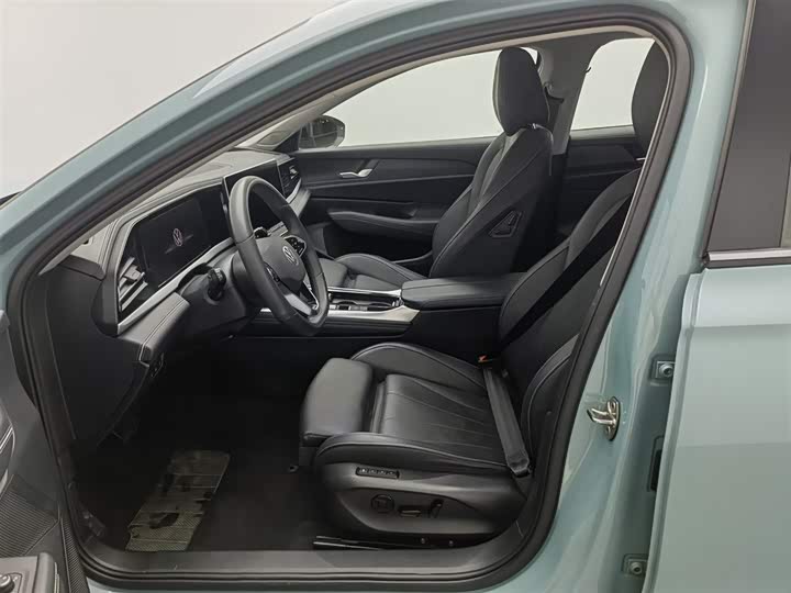 Фото 10 - Volkswagen Passat