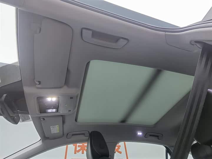 Фото 14 - Volkswagen Passat