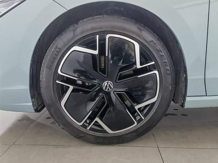 Фото 17 - Volkswagen Passat