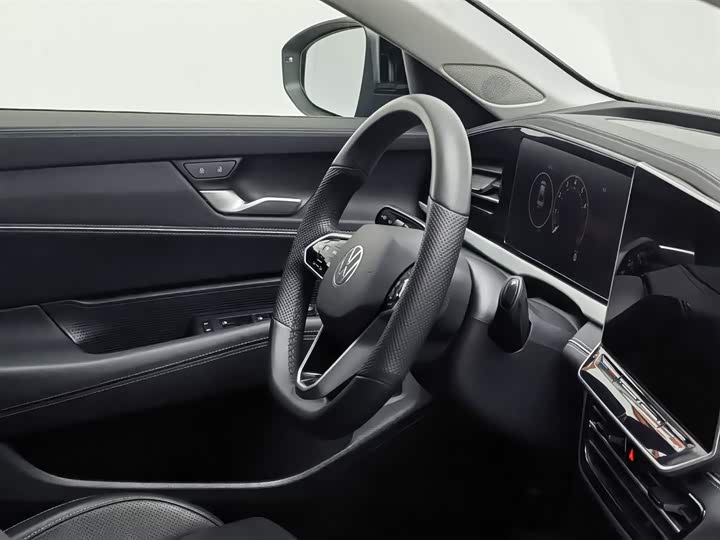 Фото 22 - Volkswagen Passat