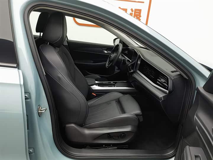 Фото 23 - Volkswagen Passat