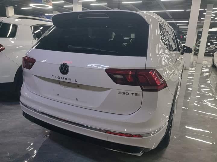 Фото 7 - Volkswagen Tiguan L Pro