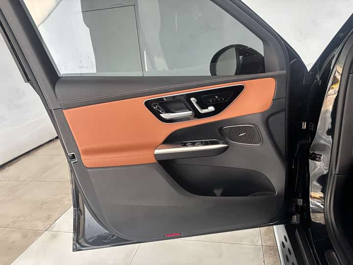 Фото 11 - Mercedes-Benz GLC-Class