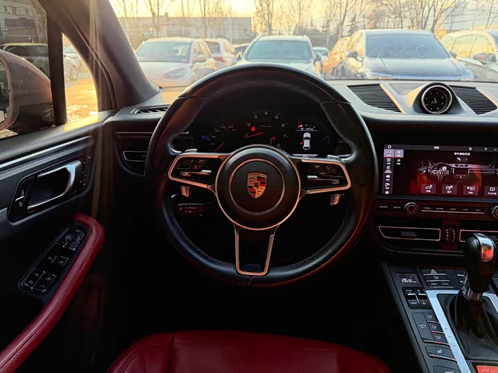 Фото 10 - Porsche Macan