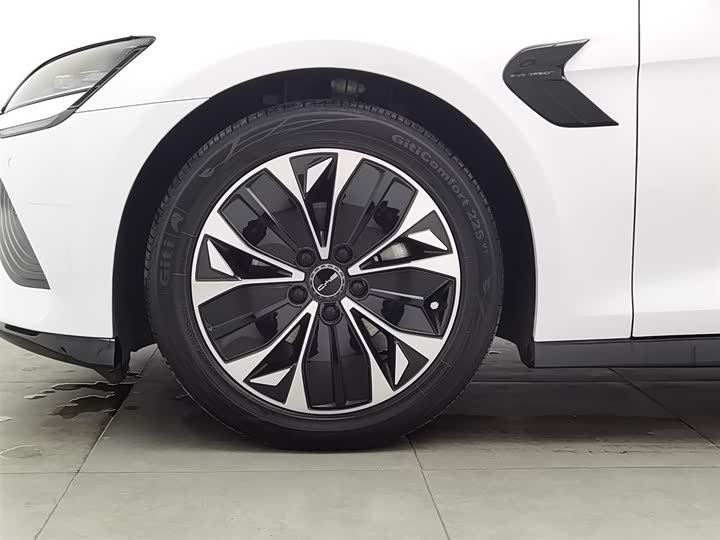 Фото 17 - BYD Seal