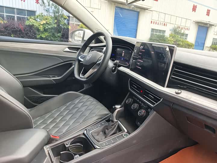 Фото 4 - Volkswagen Sagitar L