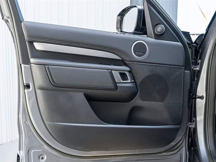 Фото 22 - Land Rover Discovery