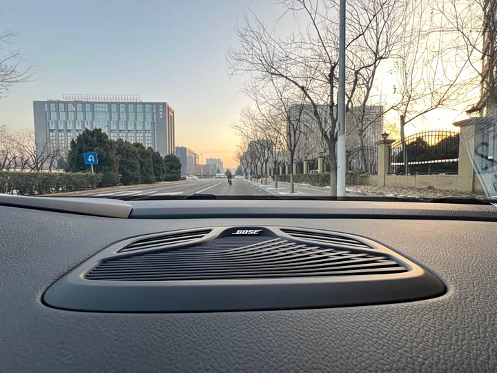 Фото 14 - Geely Monjaro