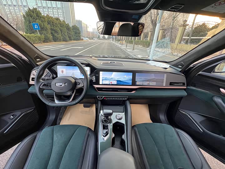 Фото 2 - Geely Monjaro