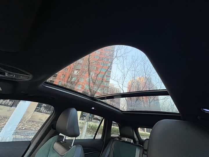 Фото 6 - Geely Monjaro