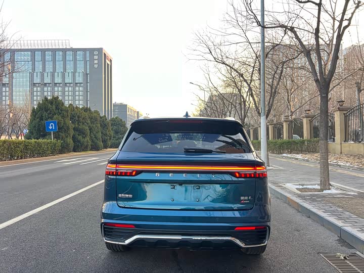 Фото 9 - Geely Monjaro