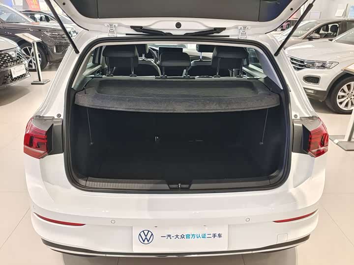 Фото 10 - Volkswagen Golf