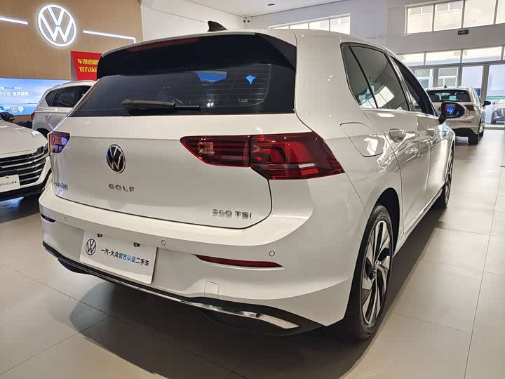 Фото 5 - Volkswagen Golf