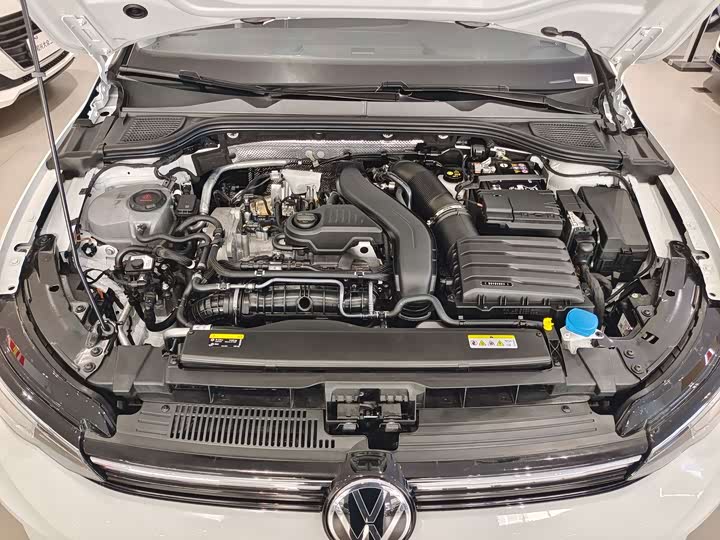 Фото 6 - Volkswagen Golf