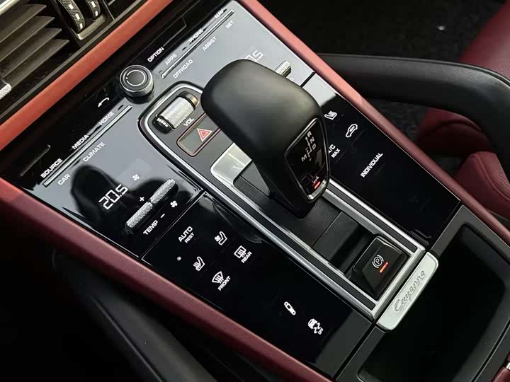 Фото 13 - Porsche Cayenne Hybrid