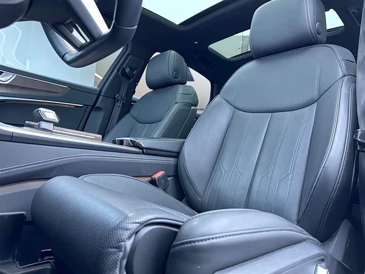 Фото 7 - Audi A6L