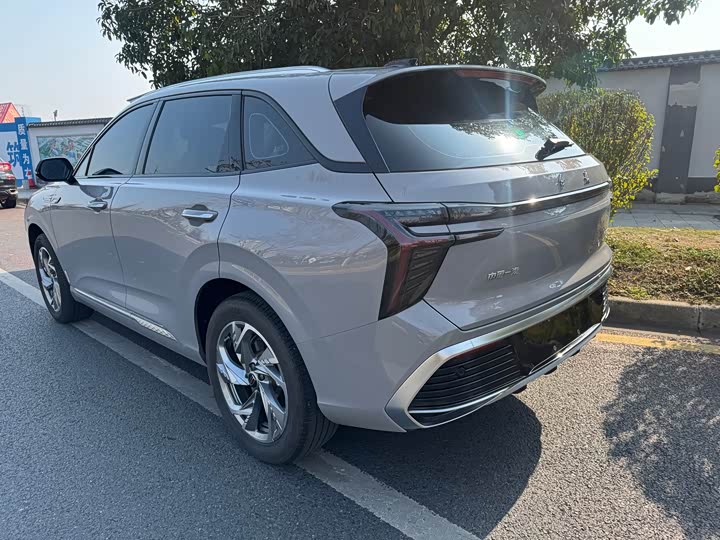 Фото 8 - Hongqi HS3