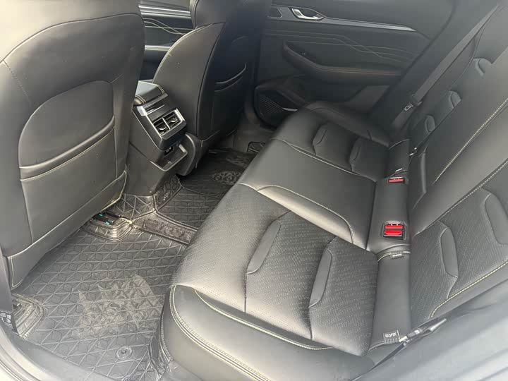 Фото 14 - Geely Preface