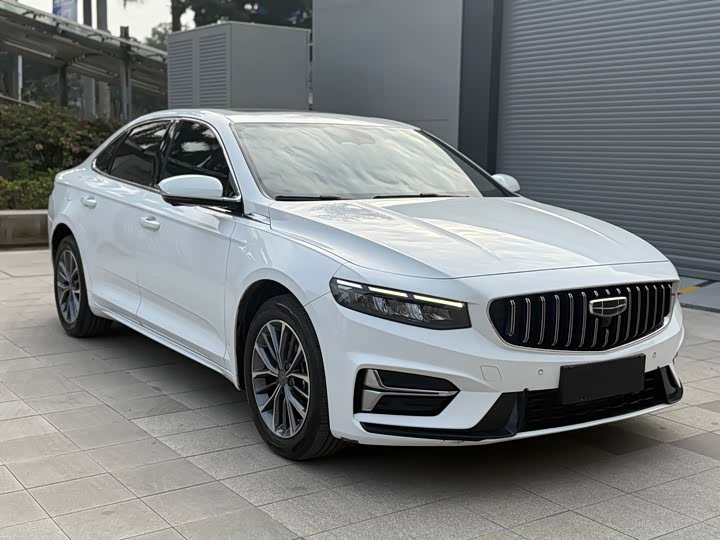 Фото 3 - Geely Preface