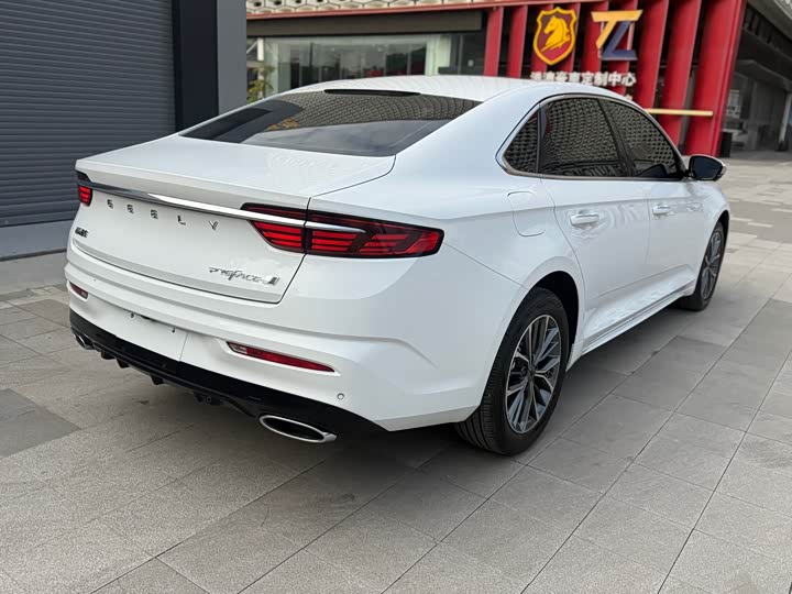 Фото 5 - Geely Preface