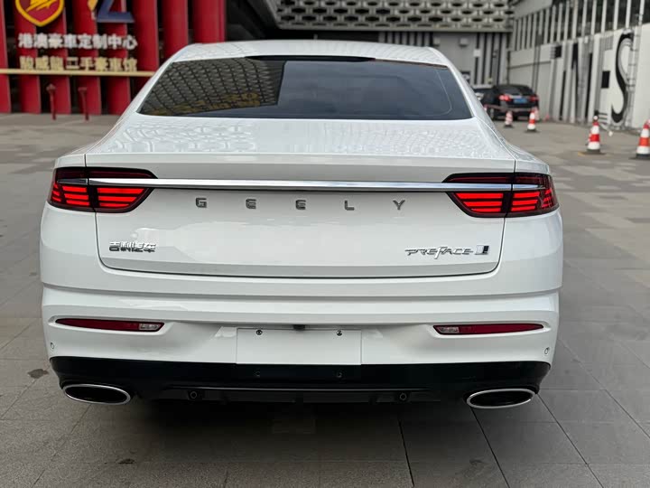 Фото 6 - Geely Preface
