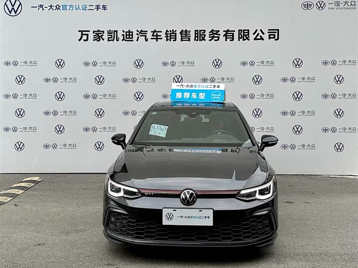 Фото 2 - Volkswagen Golf GTI