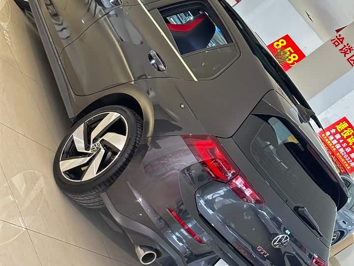 Фото 23 - Volkswagen Golf GTI