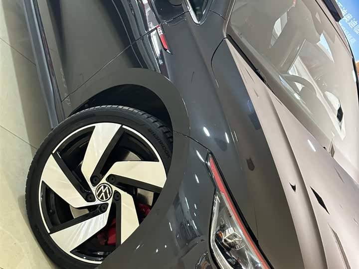 Фото 26 - Volkswagen Golf GTI