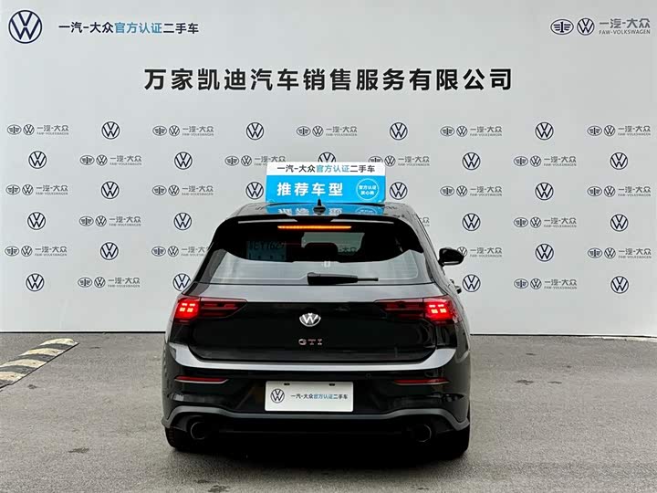 Фото 6 - Volkswagen Golf GTI